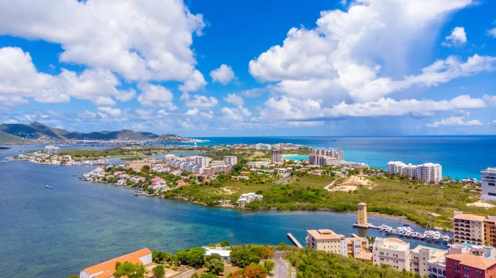 st-martin_simpson-bay_1893063043_l.webp